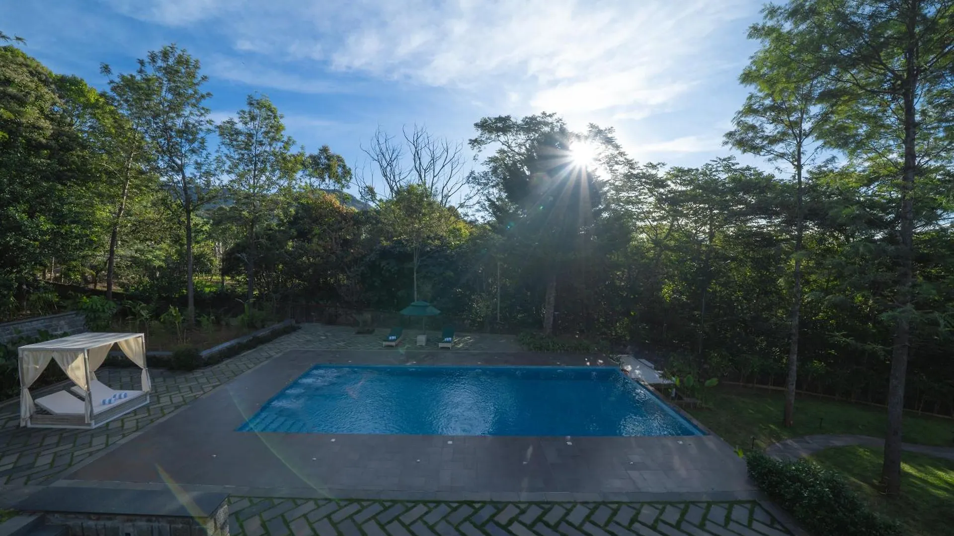 Resort Hotel The Farside Munnar Suryanelli